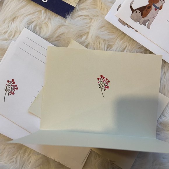 8 Assorted Cards with matching envelopes and seals - Picture 4 of 7